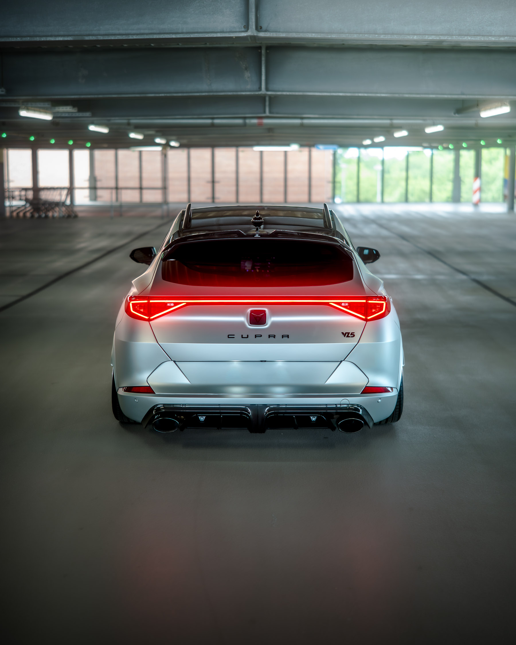 Cupra VZ5 Parkhaus